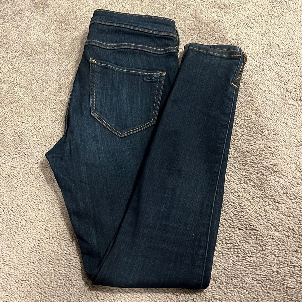 Hollister / High Rise Jean Jeggings / Size 28